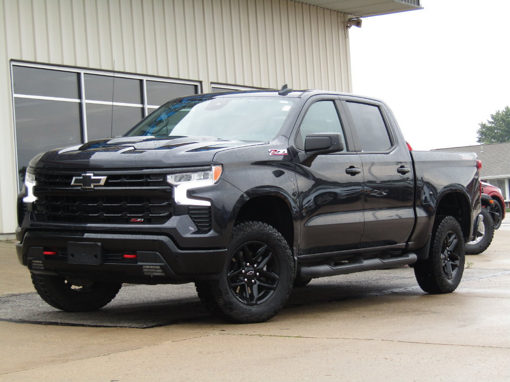 Used 2024 Chevrolet Silverado 1500 LT Trail Boss AWD/4WD image 12