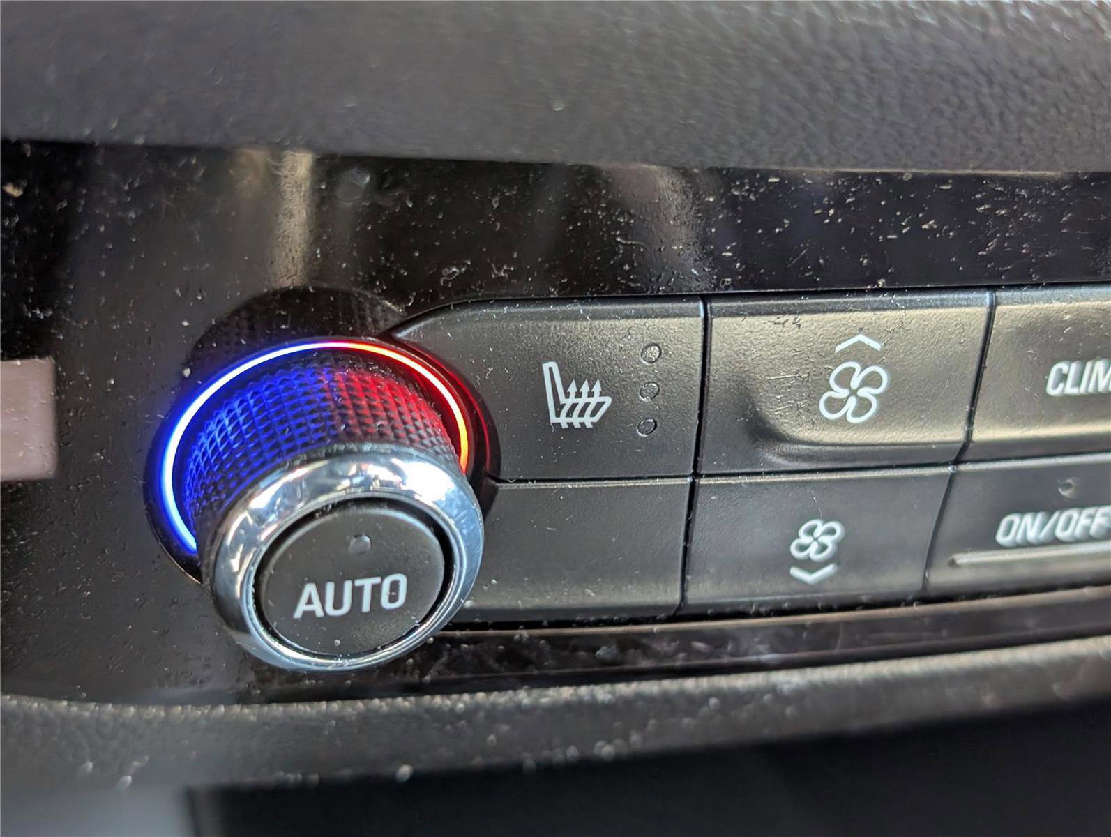 Used 2021 Buick Enclave Essence w/ Sound and Sites Package image 28