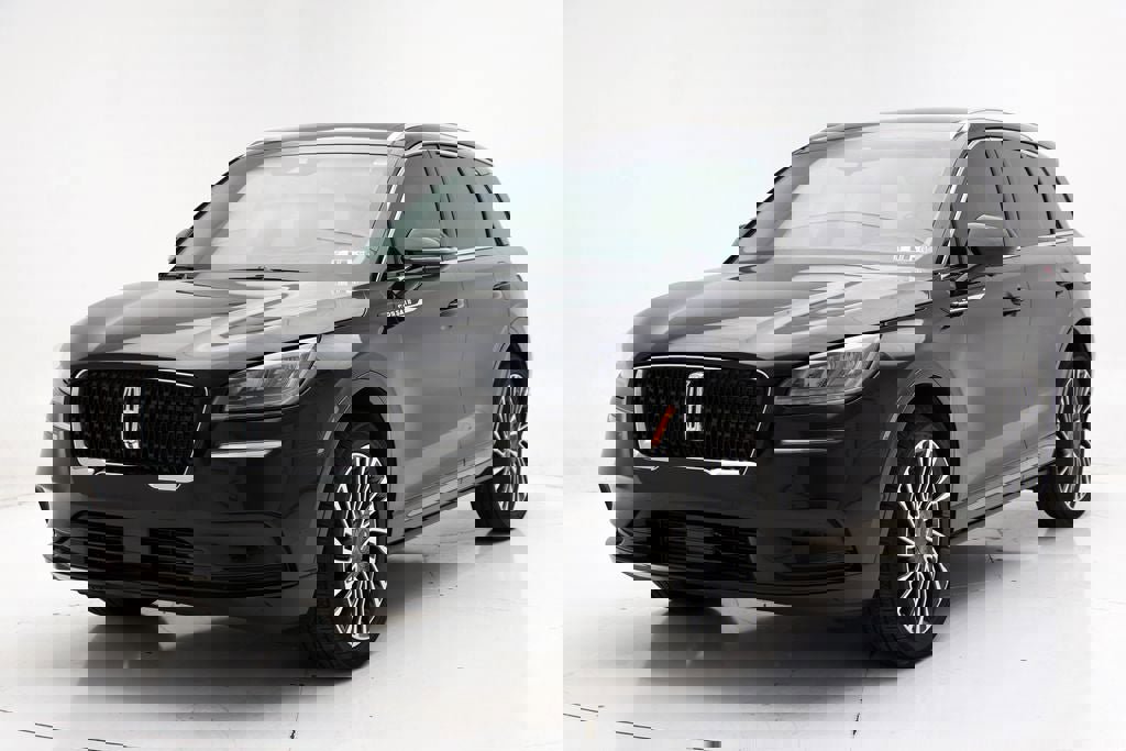 Used 2022 Lincoln Corsair Reserve w/ Sport Package image 2