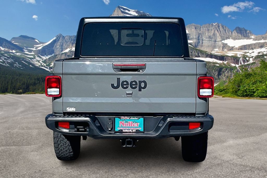 Used 2023 Jeep Gladiator Sport AWD/4WD image 4