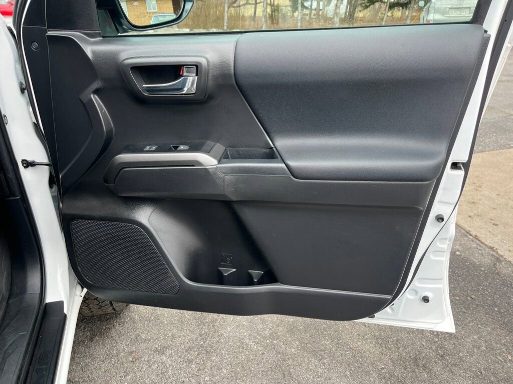 Used 2022 Toyota Tacoma 4x4 Double Cab image 17