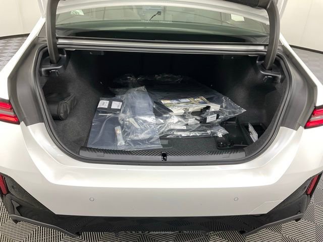 Used 2024 BMW i5 eDrive40i w/ M Sport Package image 48