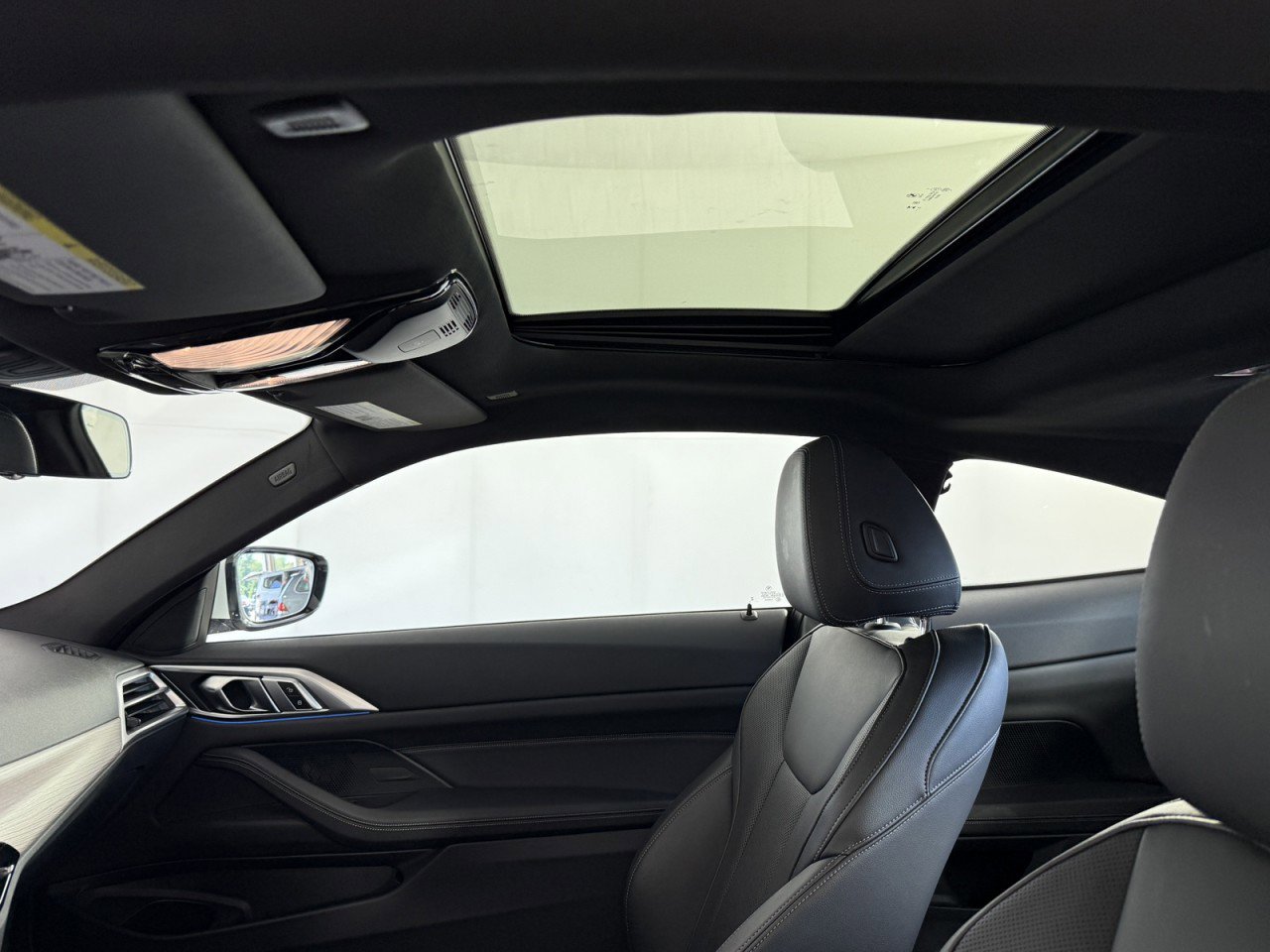 Used 2025 BMW 430i Coupe w/ Premium Package image 20