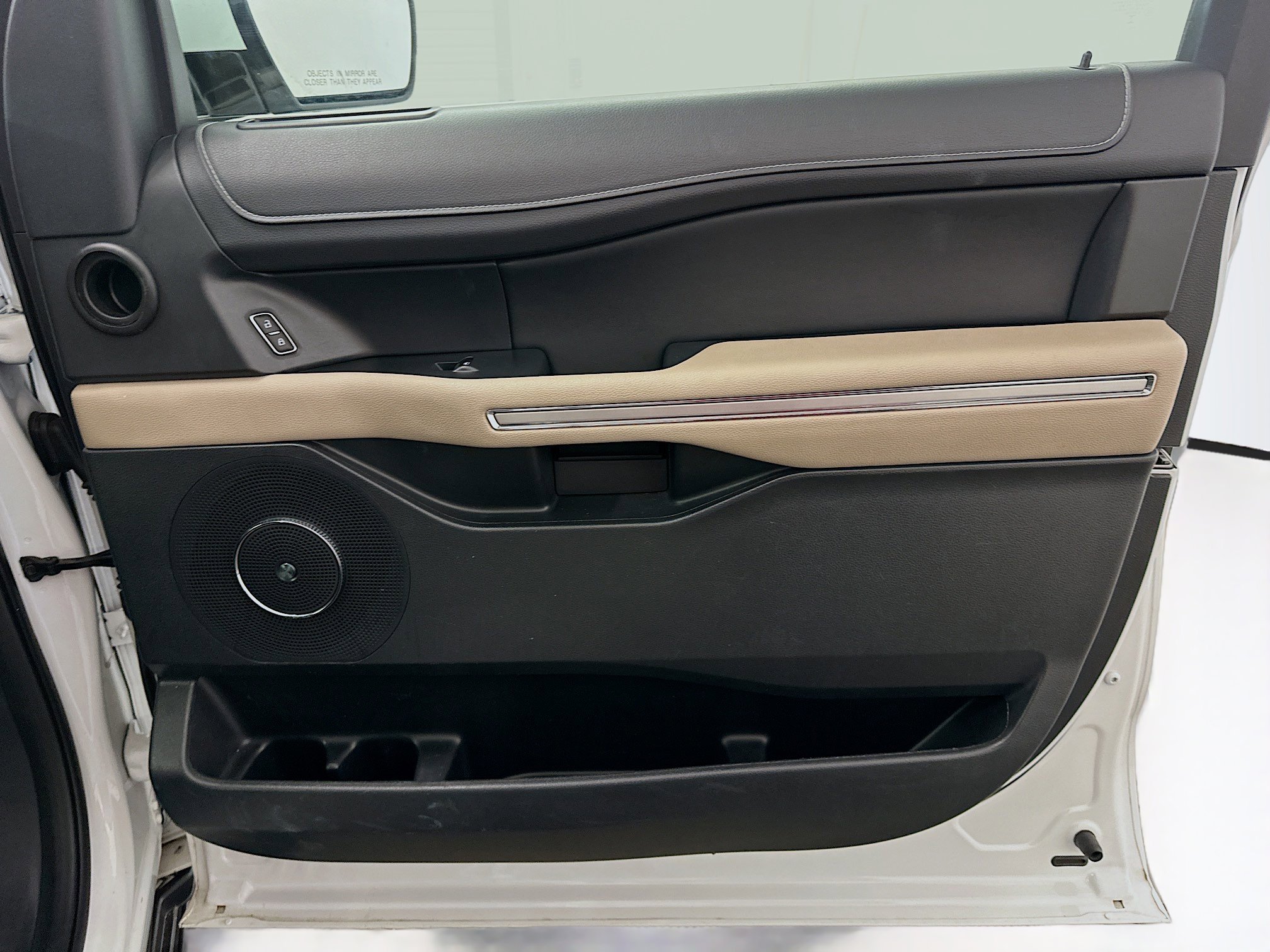 Used 2023 Ford Expedition Limited image 36