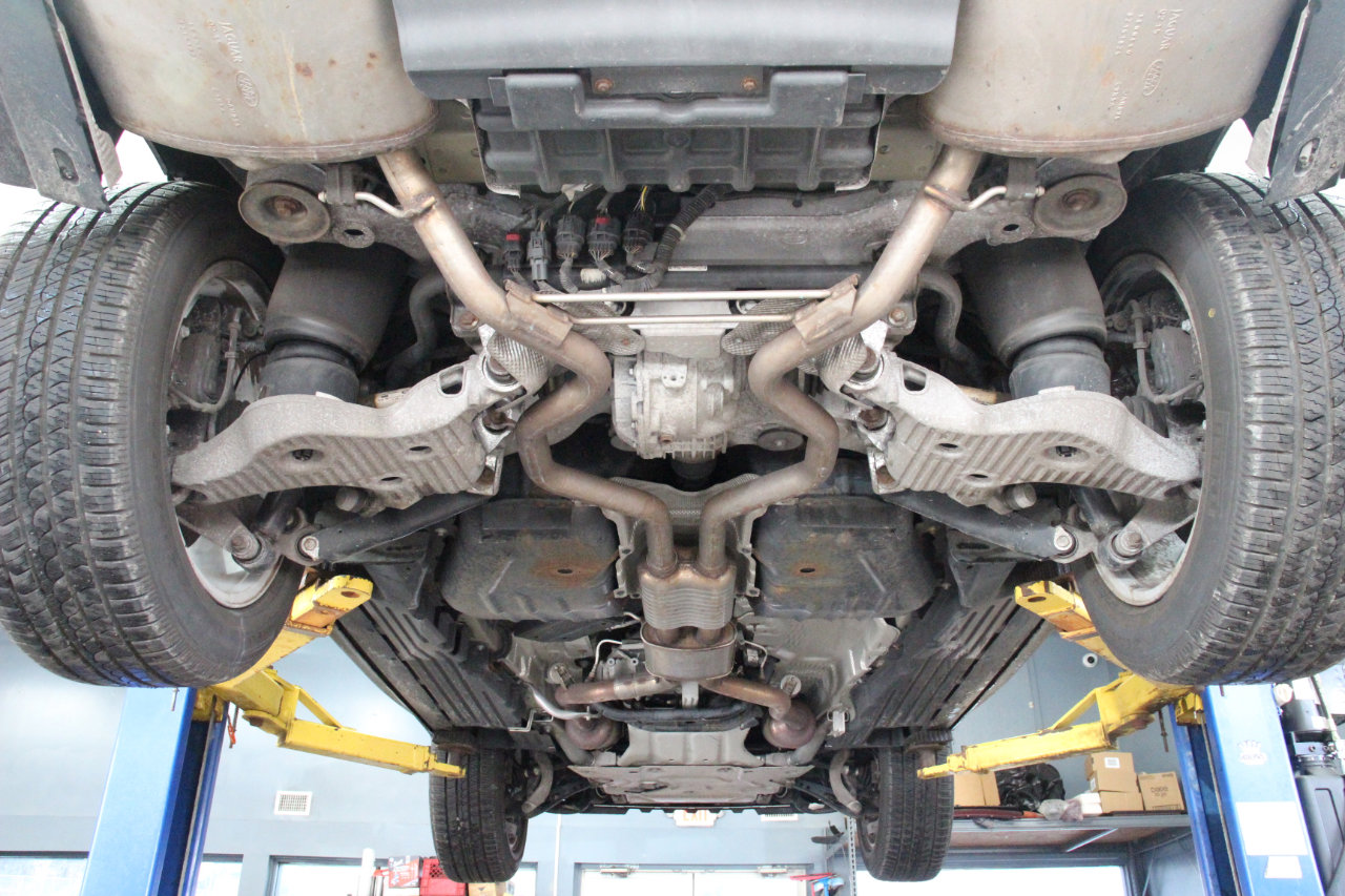 Used 2015 Land Rover Range Rover Sport HSE image 96