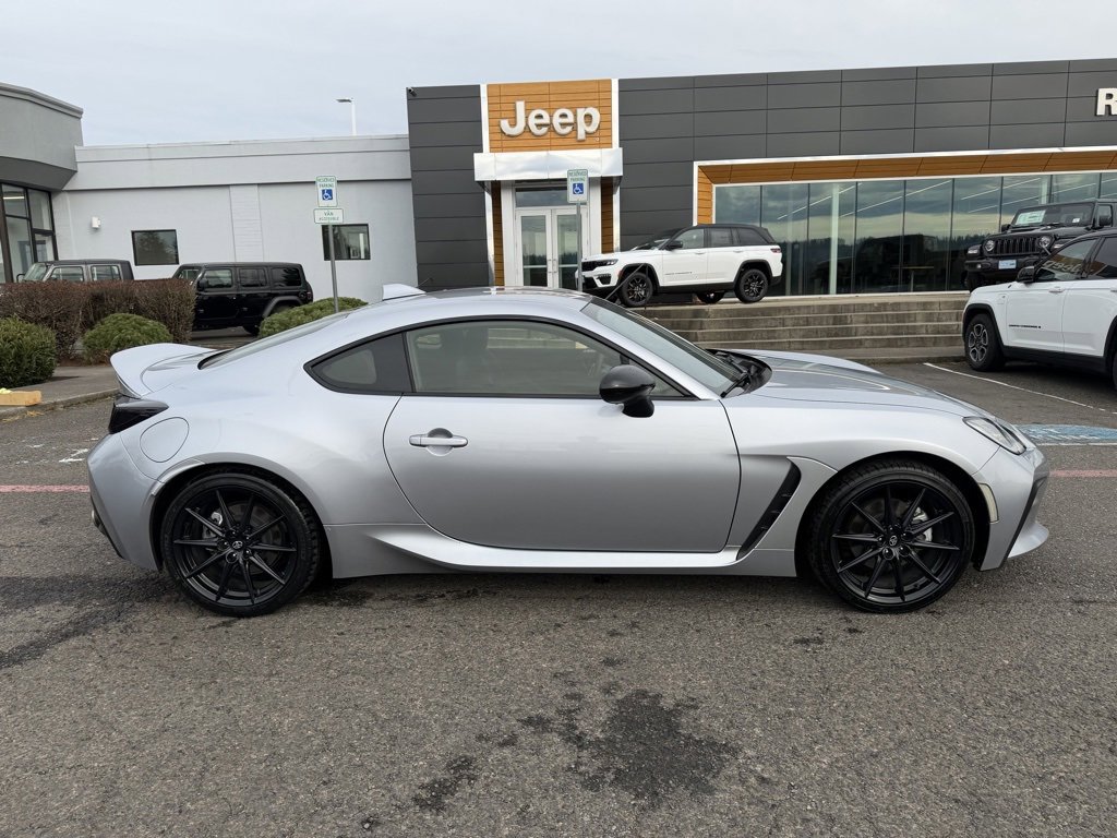 Used 2024 Toyota GR86 Premium image 9