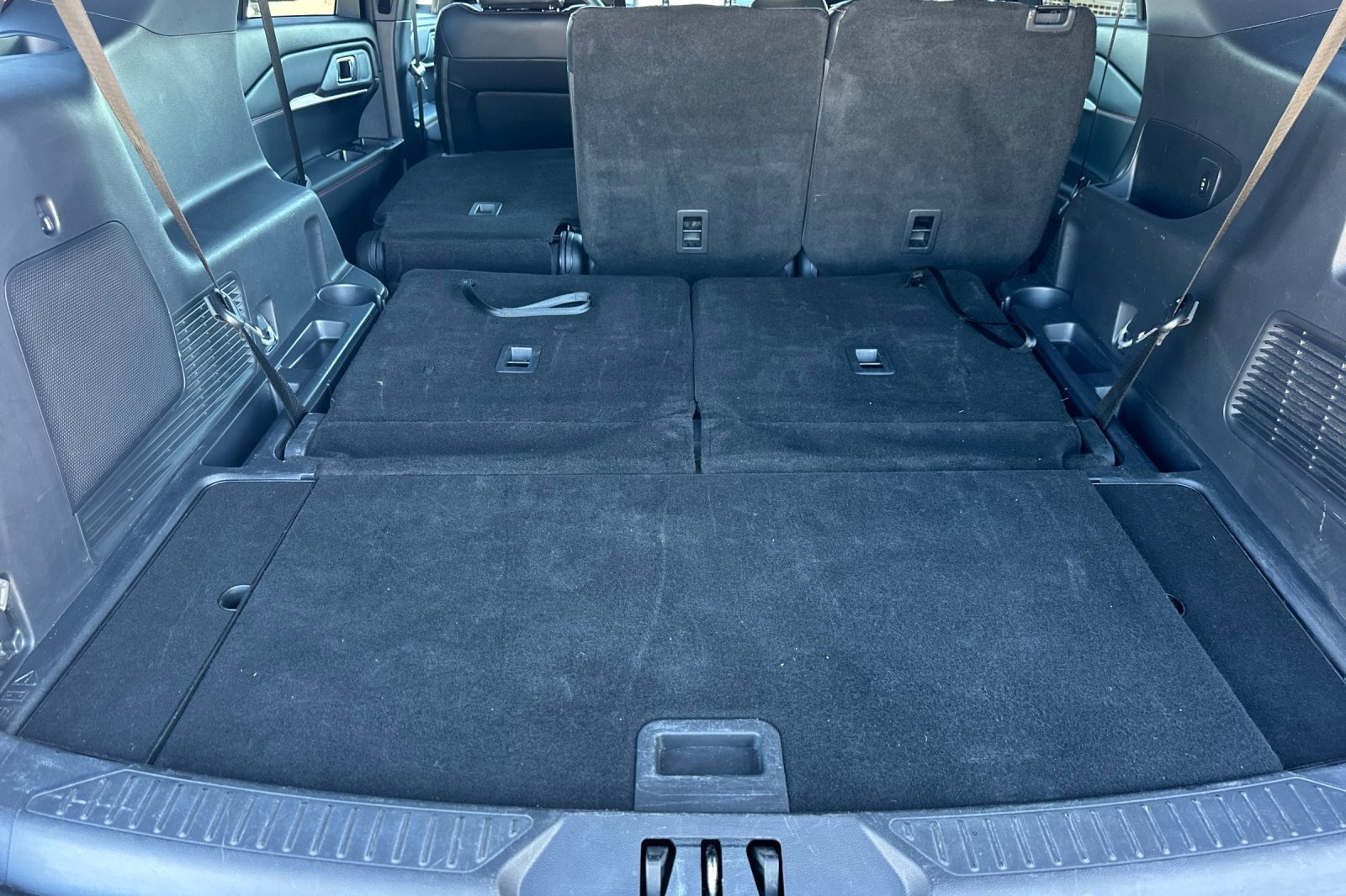 Used 2025 Ford Explorer ST-Line w/ ST-Line Street Pack image 15