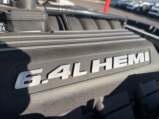 Used 2023 Chrysler 300 C RWD image 11