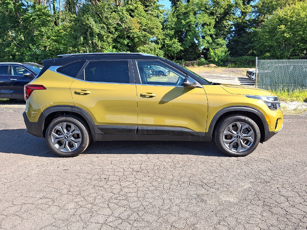 Used 2024 Kia Seltos S AWD/4WD image 12