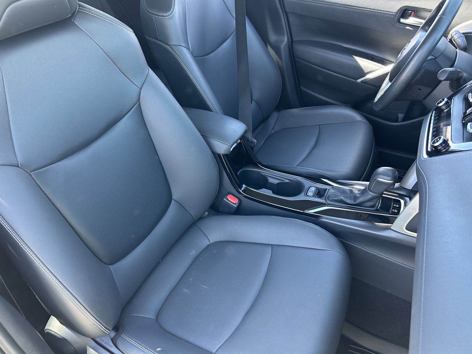 Used 2022 Toyota Corolla Cross XLE AWD/4WD image 11