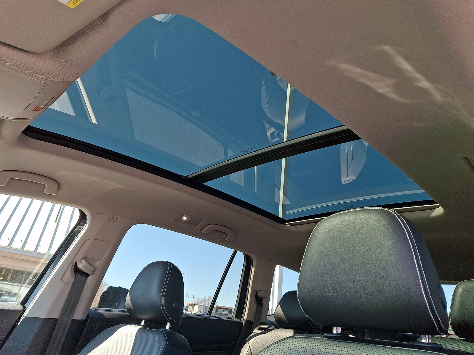 Used 2021 Volkswagen Atlas SEL Premium image 15