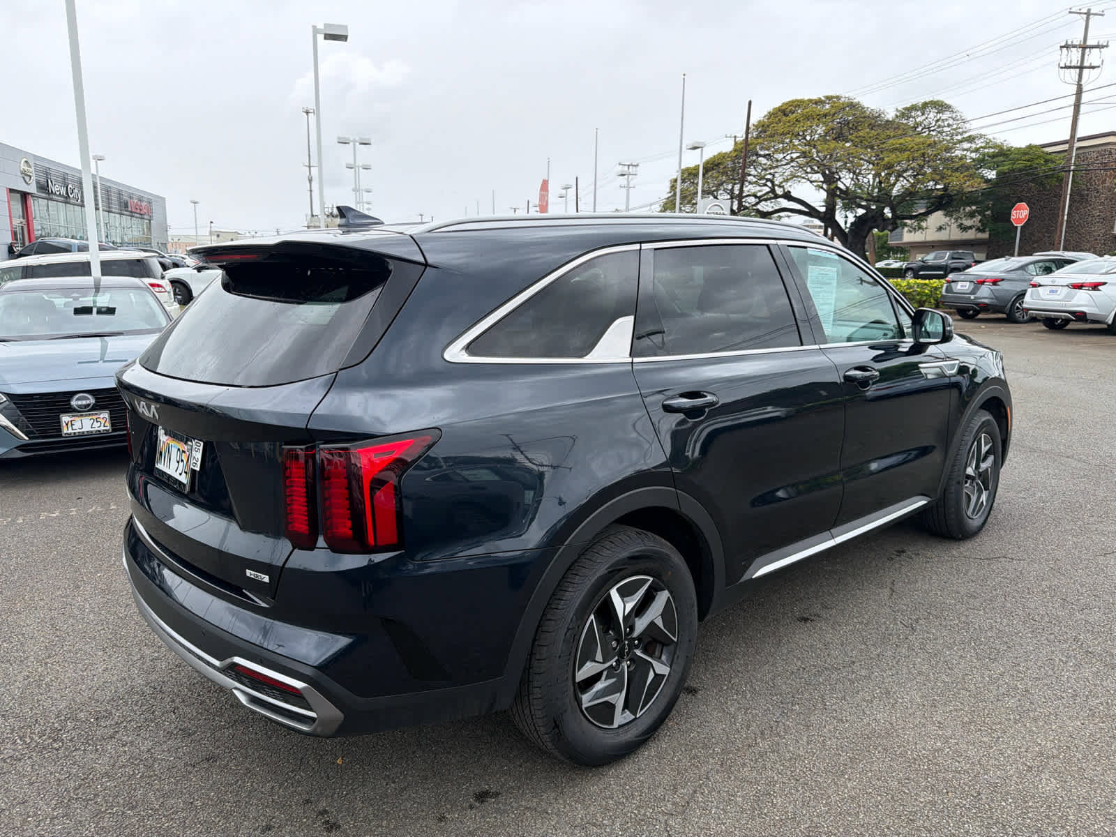 Used 2023 Kia Sorento EX image 3