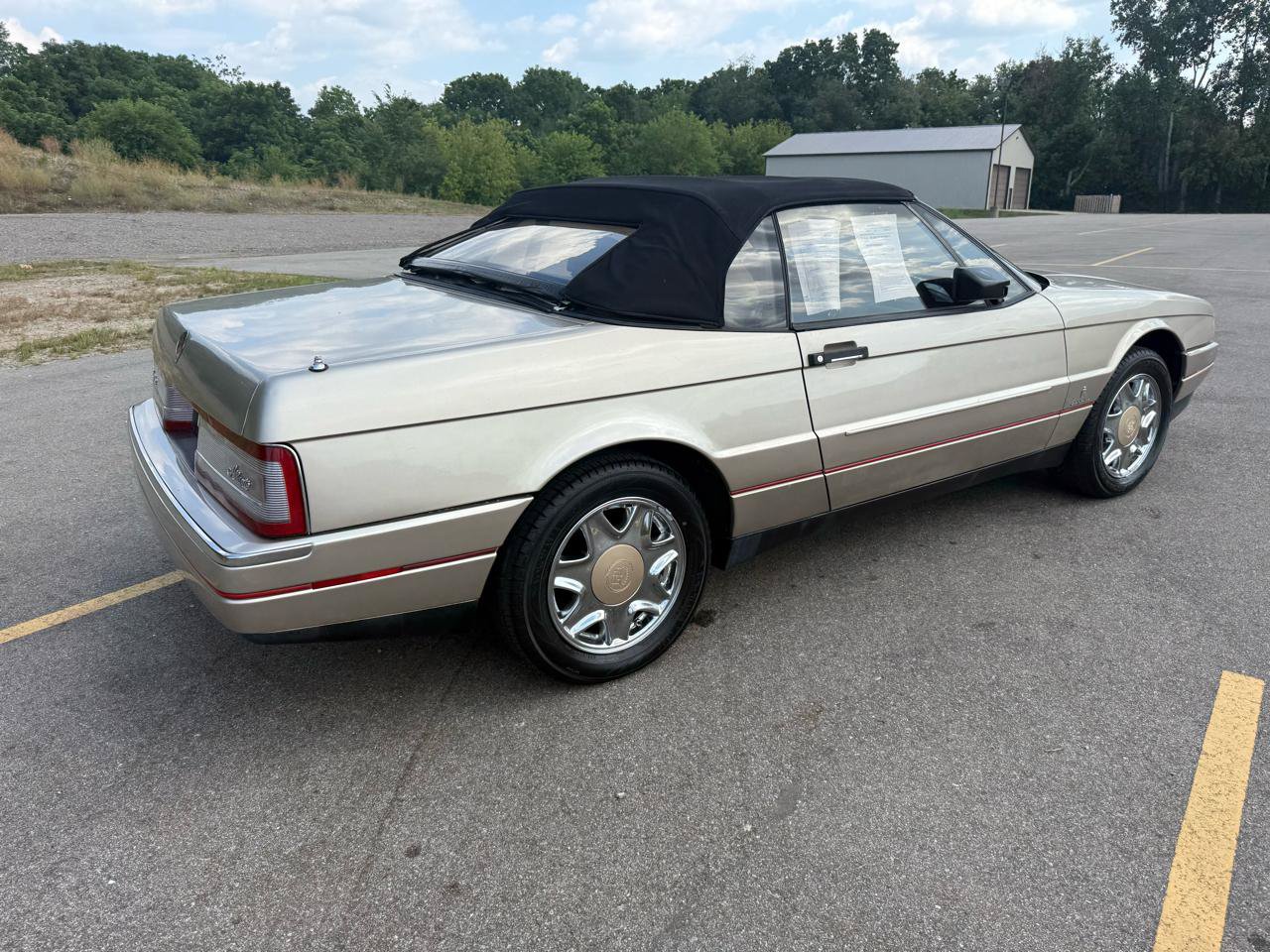 Used 1992 Cadillac Allante FWD image 5