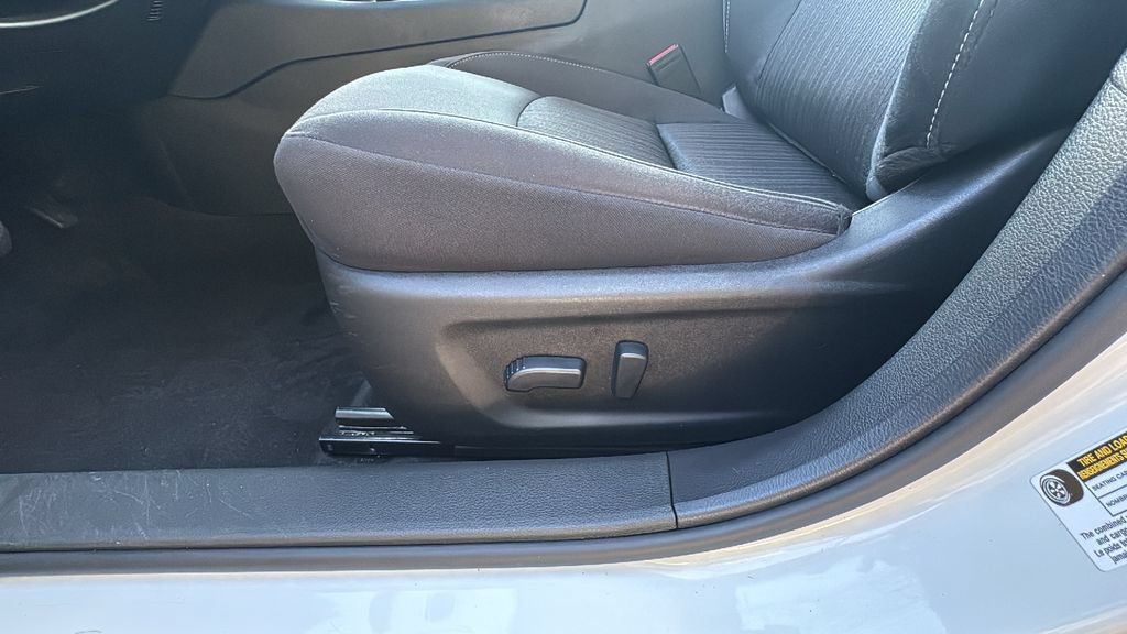 Used 2025 Nissan Altima 2.5 SV FWD image 9
