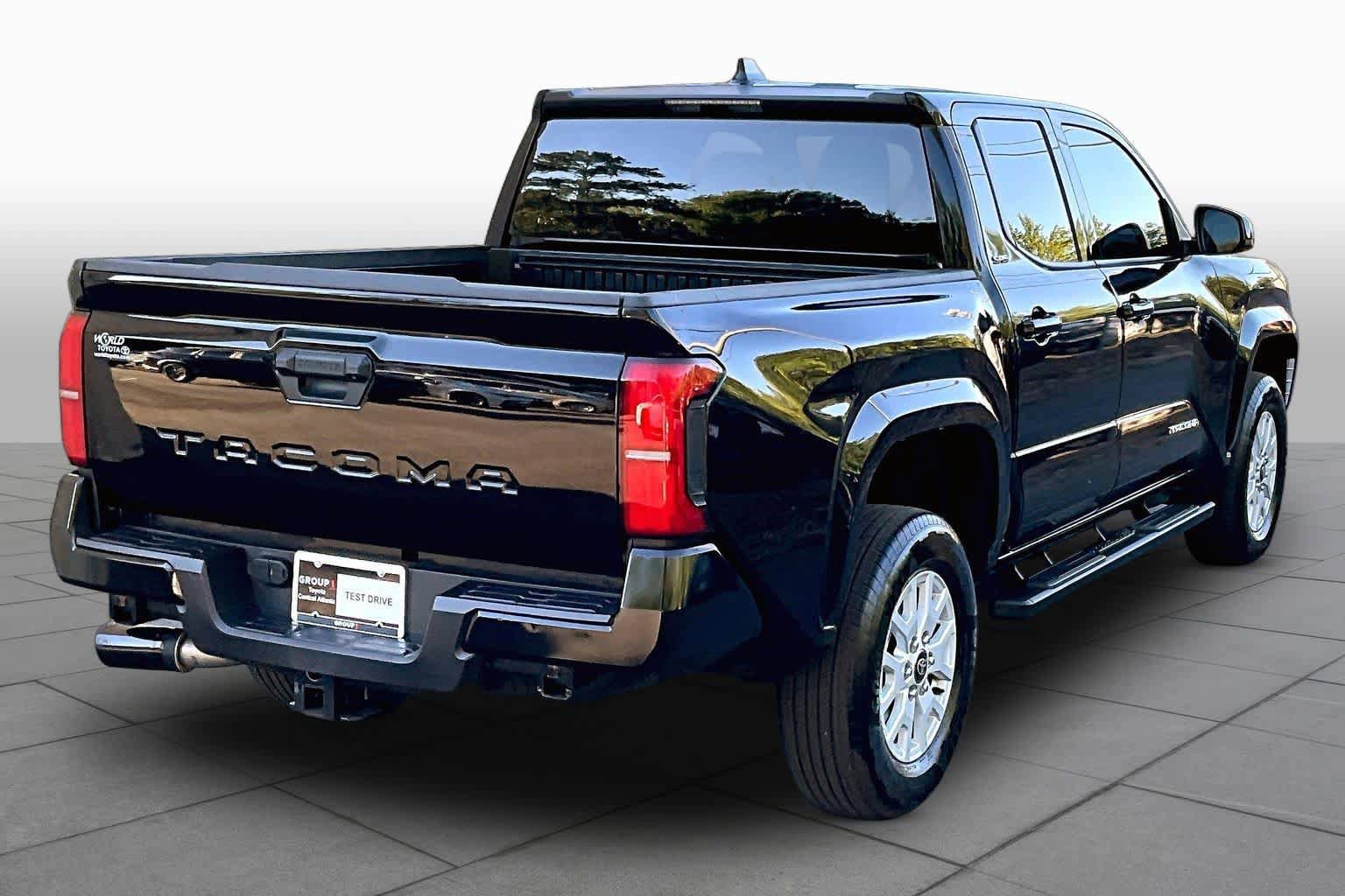 Used 2025 Toyota Tacoma SR5 RWD image 13