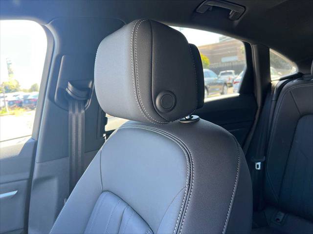 Used 2024 Audi Q8 e-tron Premium image 38