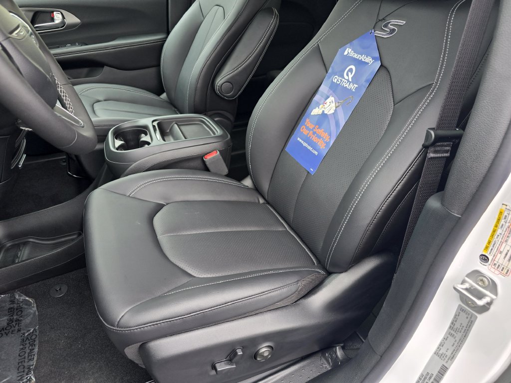 Used 2027 Chrysler Pacifica Select w/ S Appearance Package FWD image 20