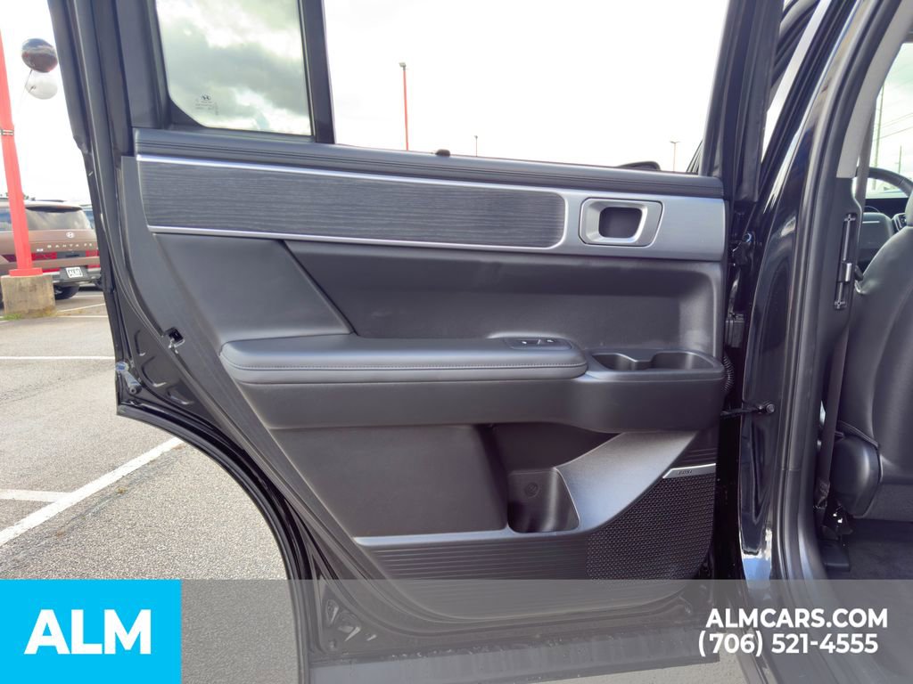 Used 2024 Hyundai Santa Fe Limited image 16