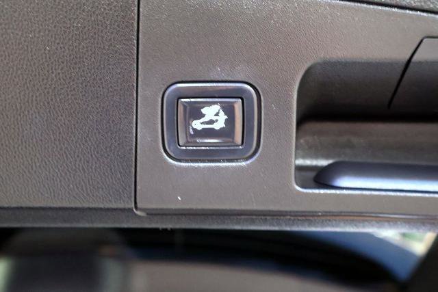 Used 2020 Cadillac XT4 Premium Luxury AWD/4WD image 13