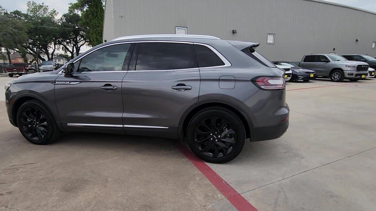 Used 2022 Lincoln Nautilus Reserve FWD image 6