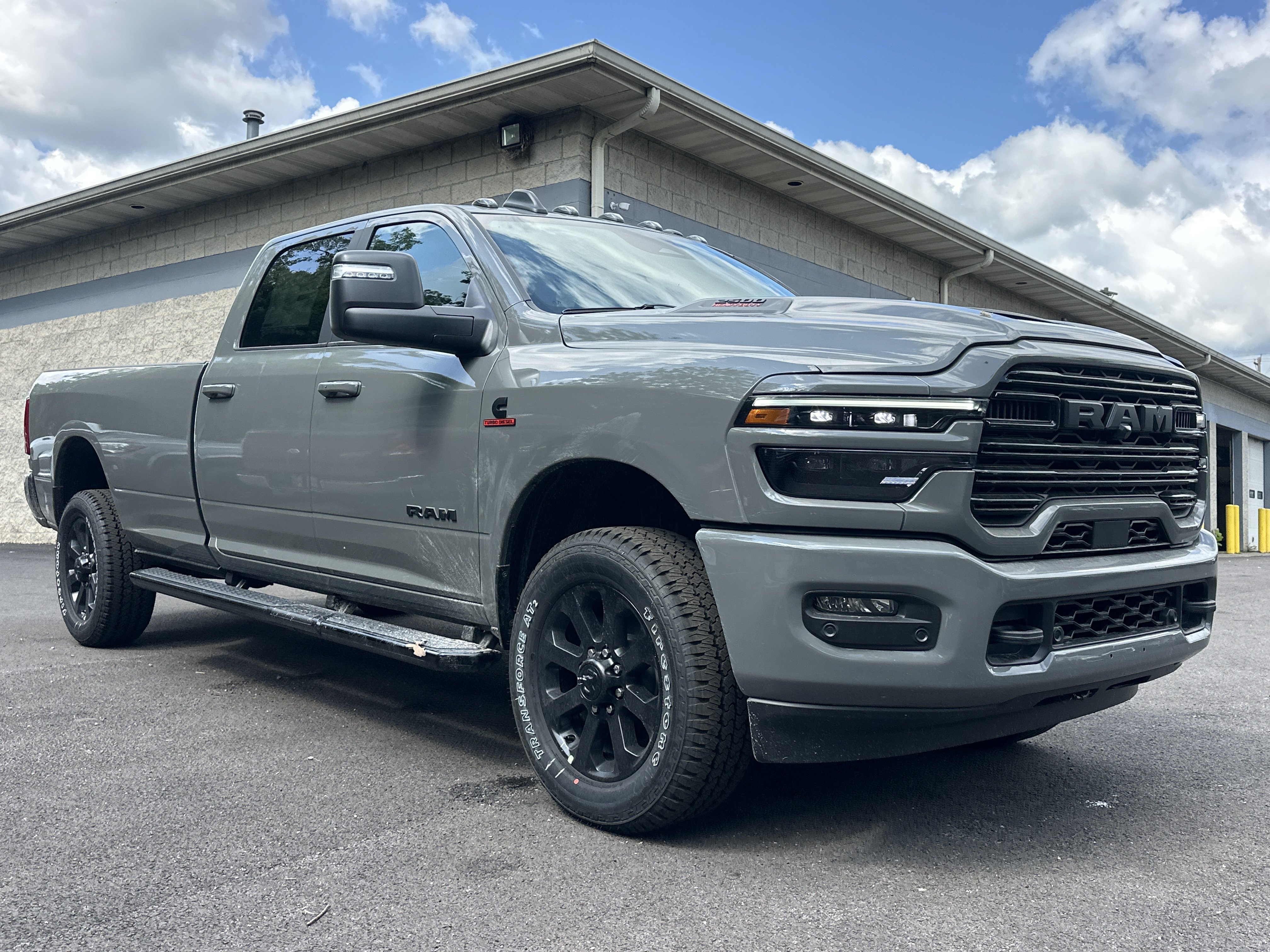 New 2026 RAM 2500 Laramie AWD/4WD image 22