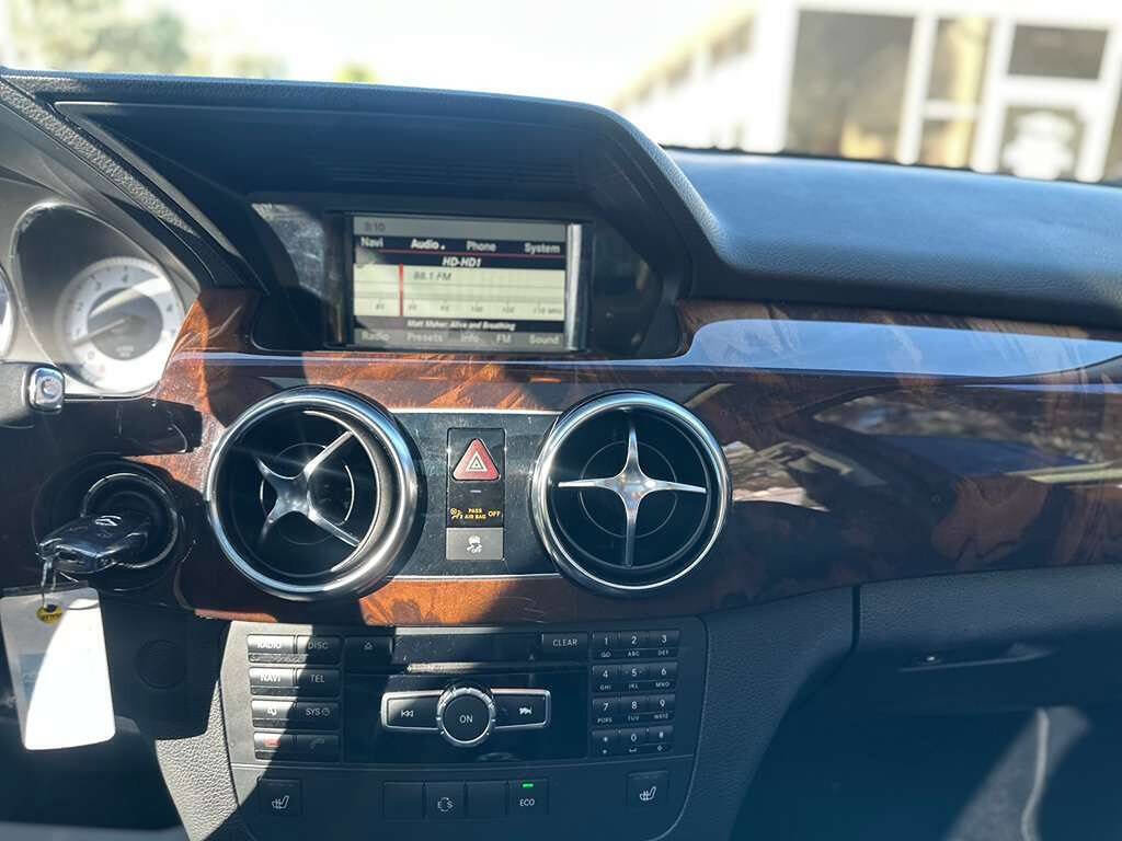 Used 2015 Mercedes-Benz GLK 350 2WD image 29