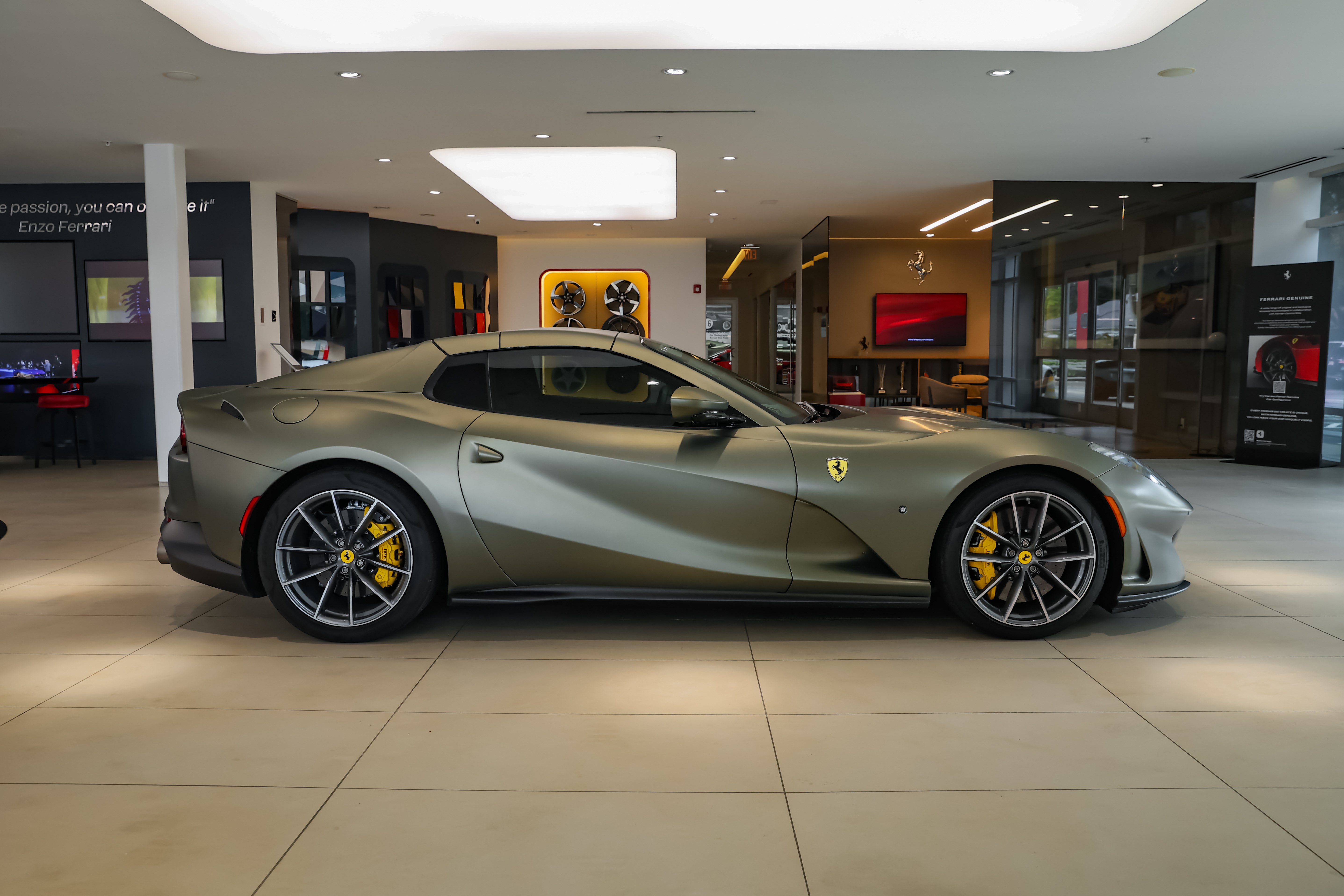 Used 2021 Ferrari 812 GTS RWD image 13