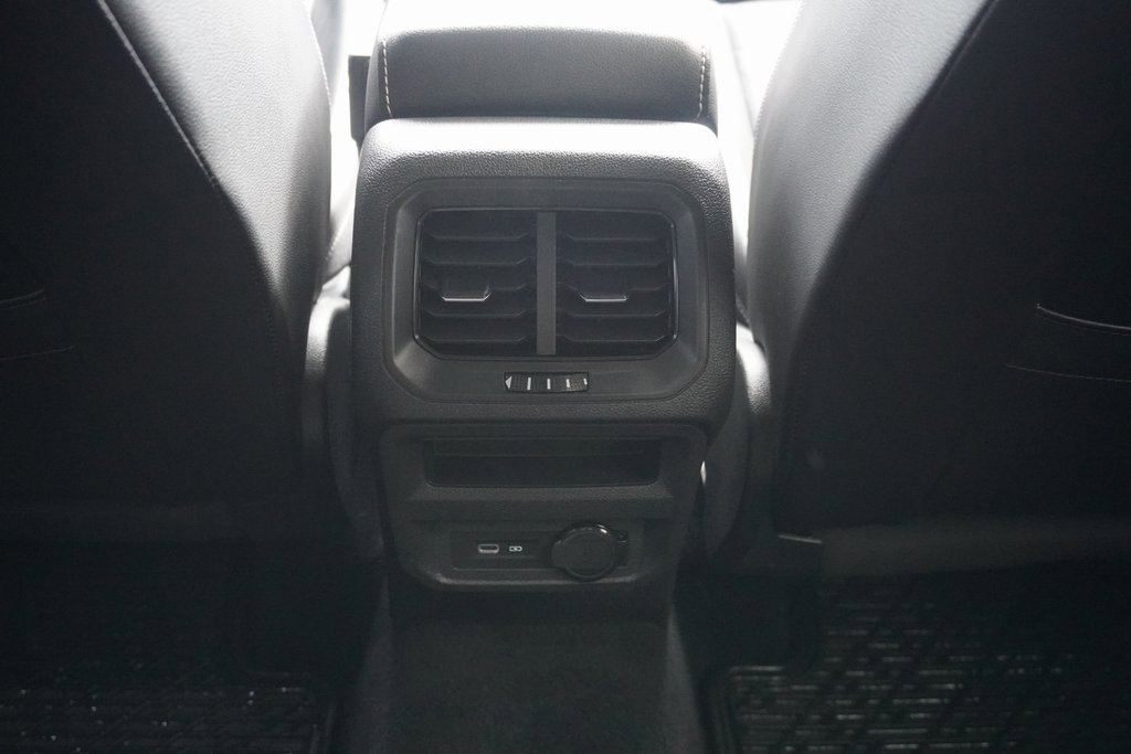 Used 2021 Volkswagen Tiguan SEL Premium R-Line image 26
