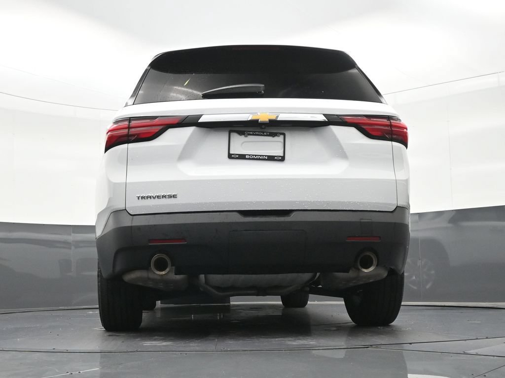 Used 2022 Chevrolet Traverse LS FWD image 26