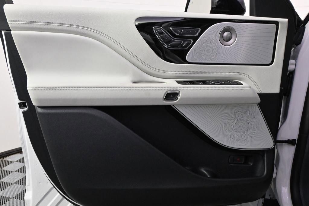 New 2026 Lincoln Aviator Black Label image 23