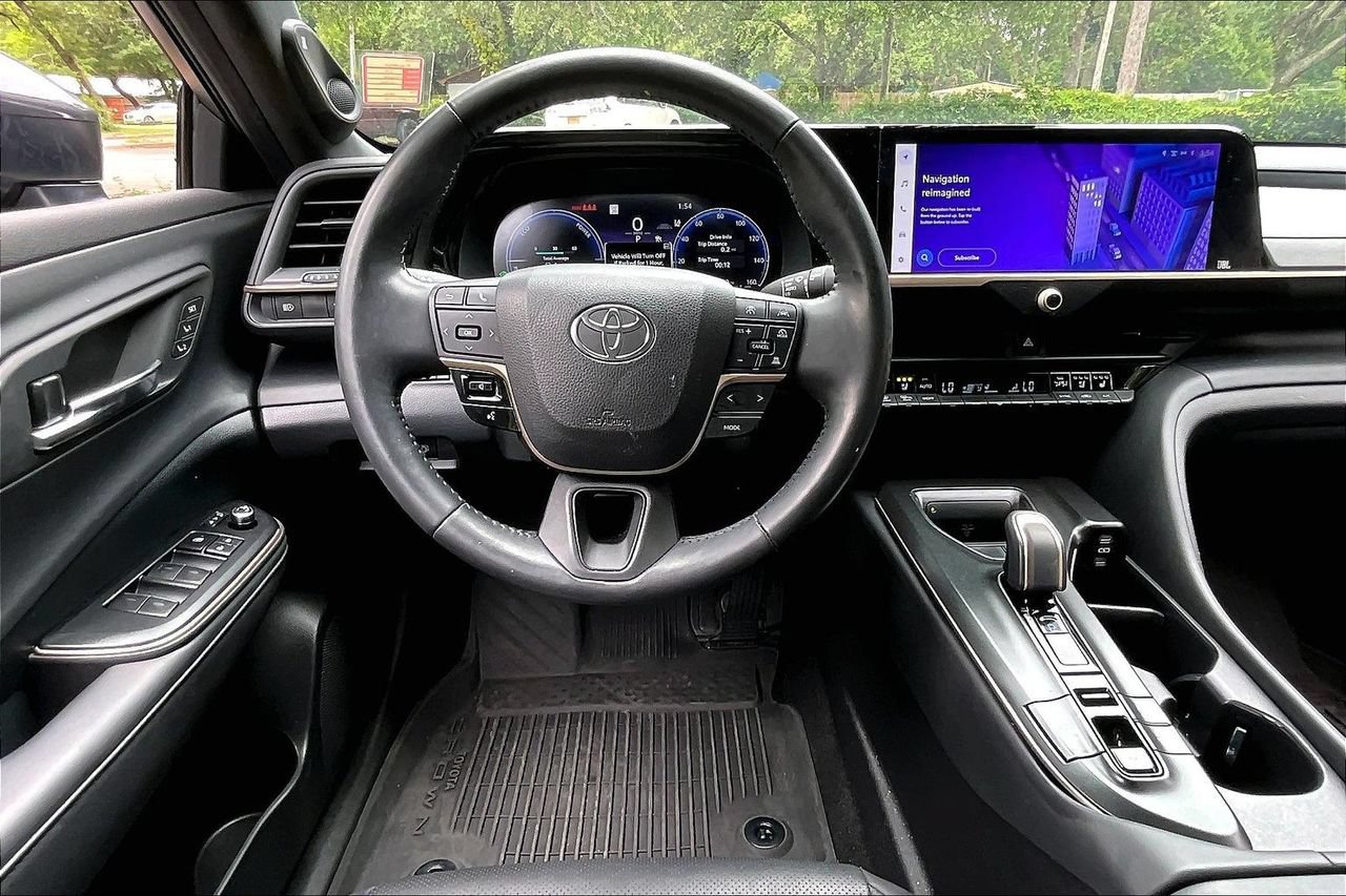 Used 2023 Toyota Crown AWD/4WD image 8