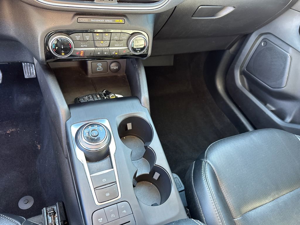 Used 2022 Ford Escape Titanium image 34