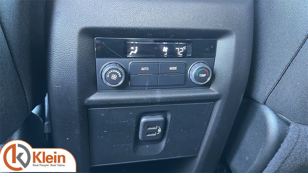 Used 2023 Chevrolet Traverse LT image 28