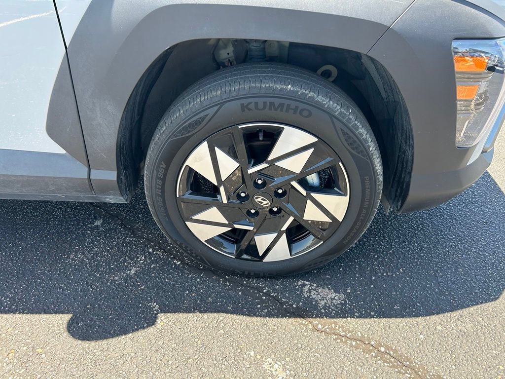 Used 2025 Hyundai Kona SEL AWD/4WD image 2