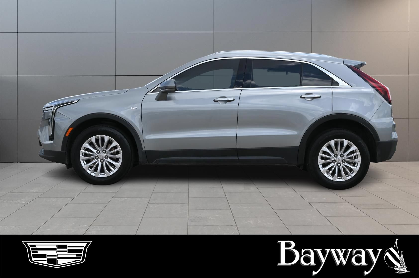 Used 2024 Cadillac XT4 Luxury w/ Cold Weather Package FWD image 5