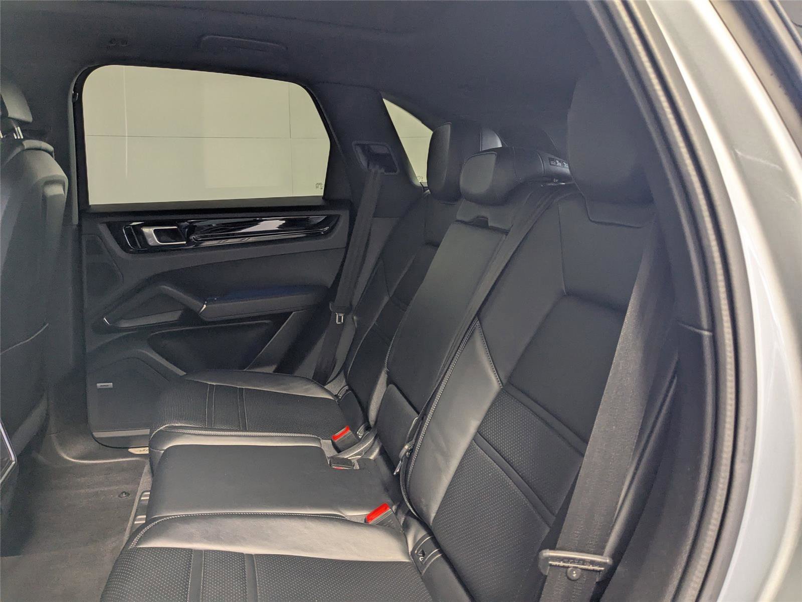 Used 2021 Porsche Cayenne image 26