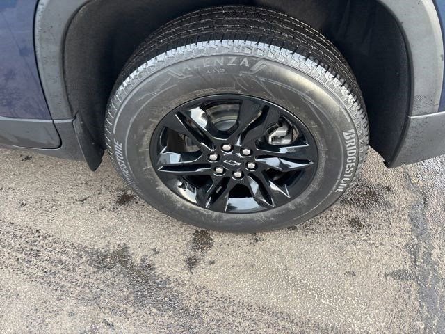 Used 2022 Chevrolet Traverse LT w/ Midnight/Sport Edition image 46