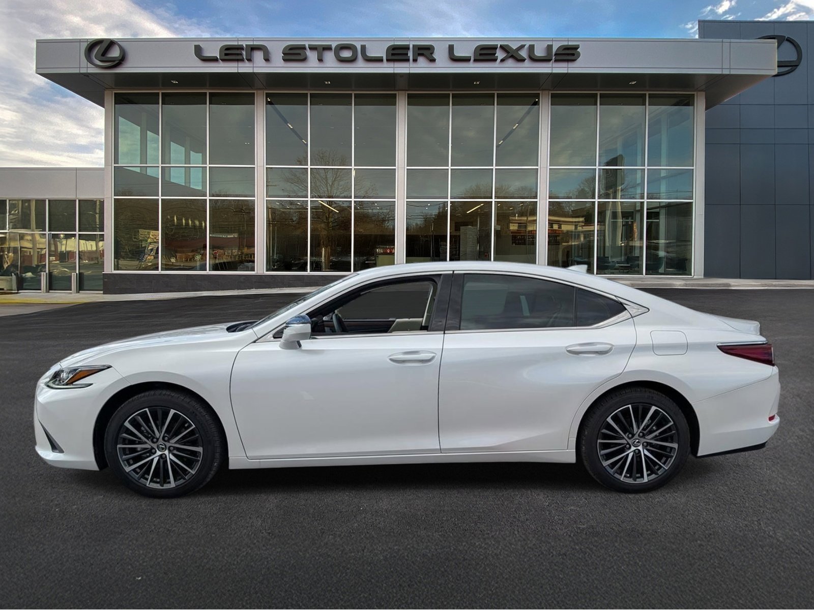 Used 2025 Lexus ES 350 w/ Premium Package image 6