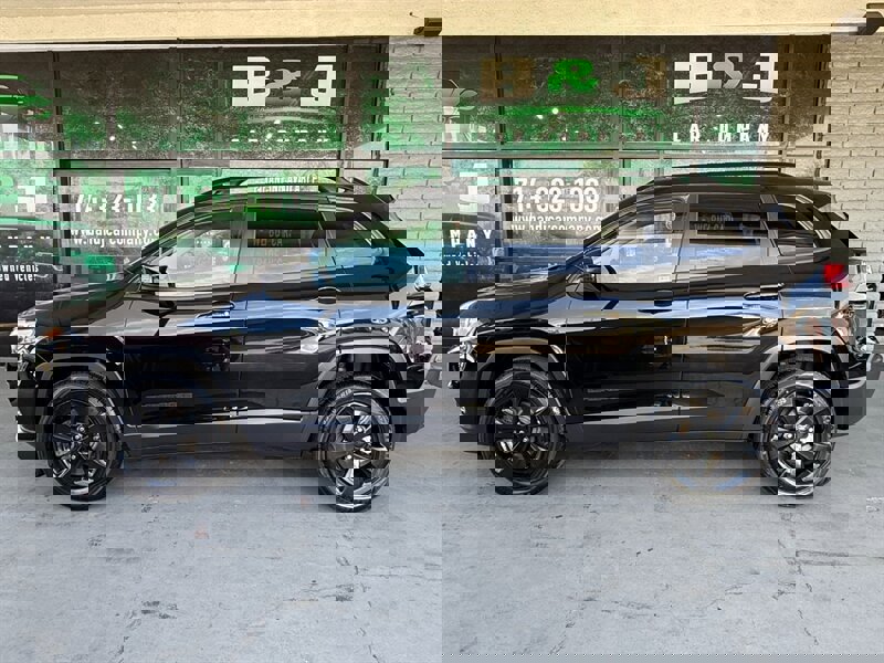 Used 2019 Jeep Cherokee Latitude Plus FWD image 4