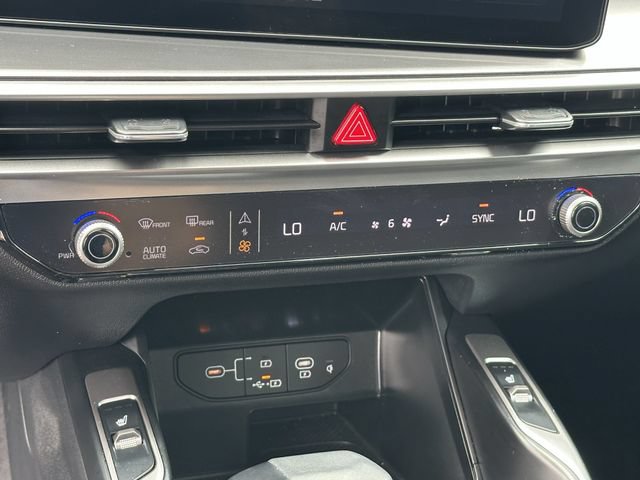 Used 2025 Kia Sorento EX w/ Panoramic Sunroof Package FWD image 17