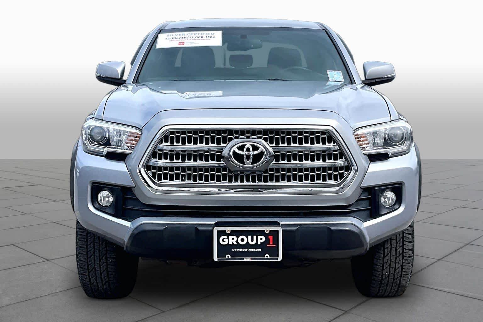Certified 2017 Toyota Tacoma TRD Off-Road w/ Tow Package (A/T) AWD/4WD image 4