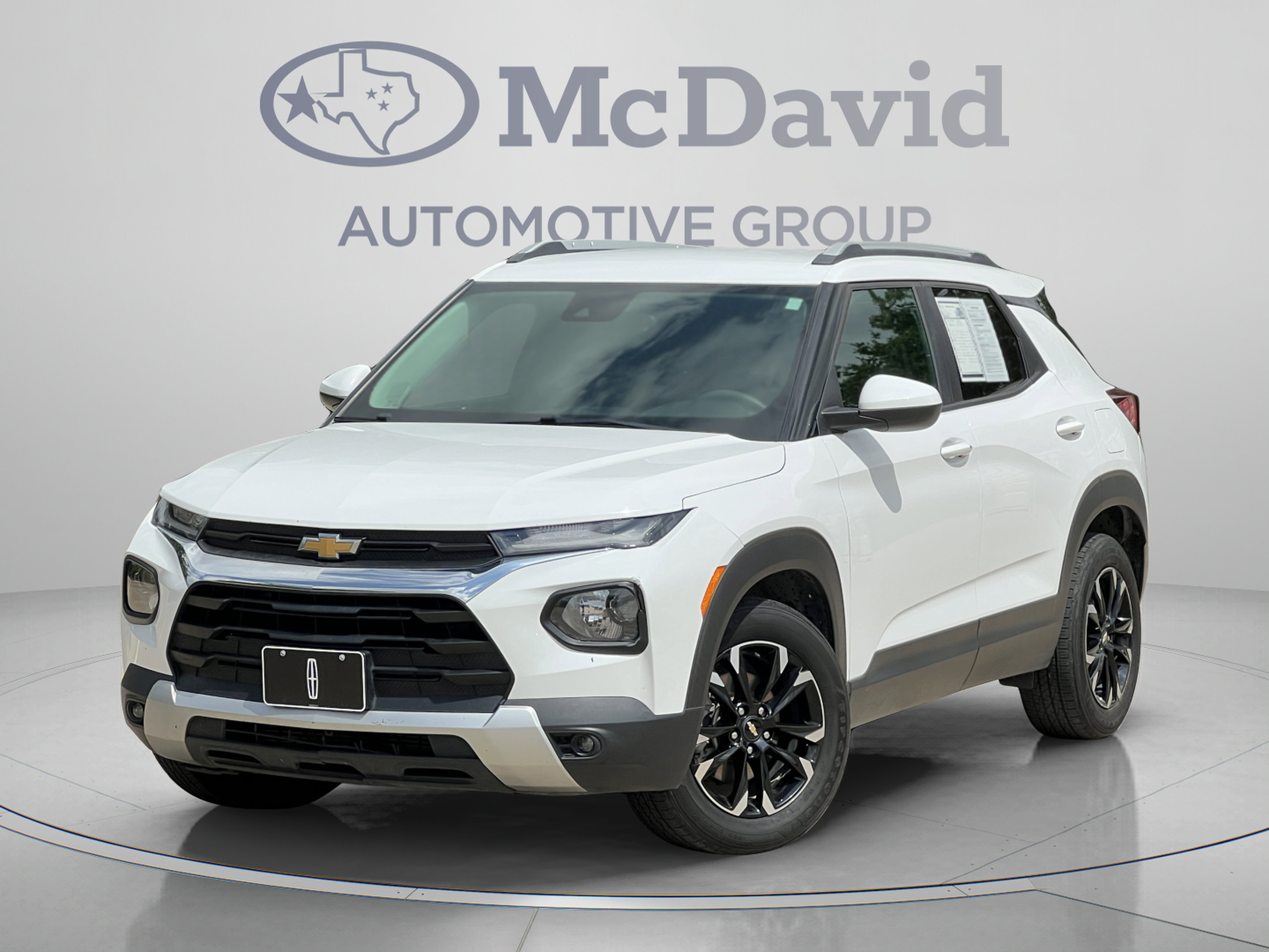 Used 2021 Chevrolet TrailBlazer LT w/ Convenience Package FWD image 2