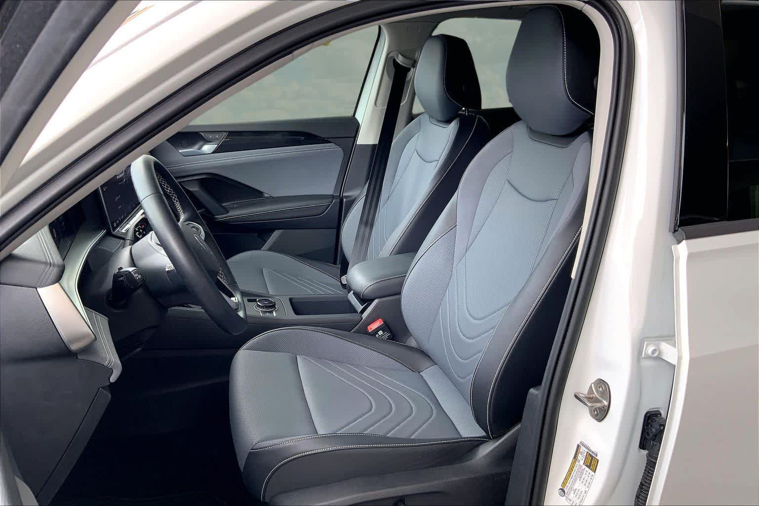 Certified 2026 Volkswagen Tiguan SE FWD image 11