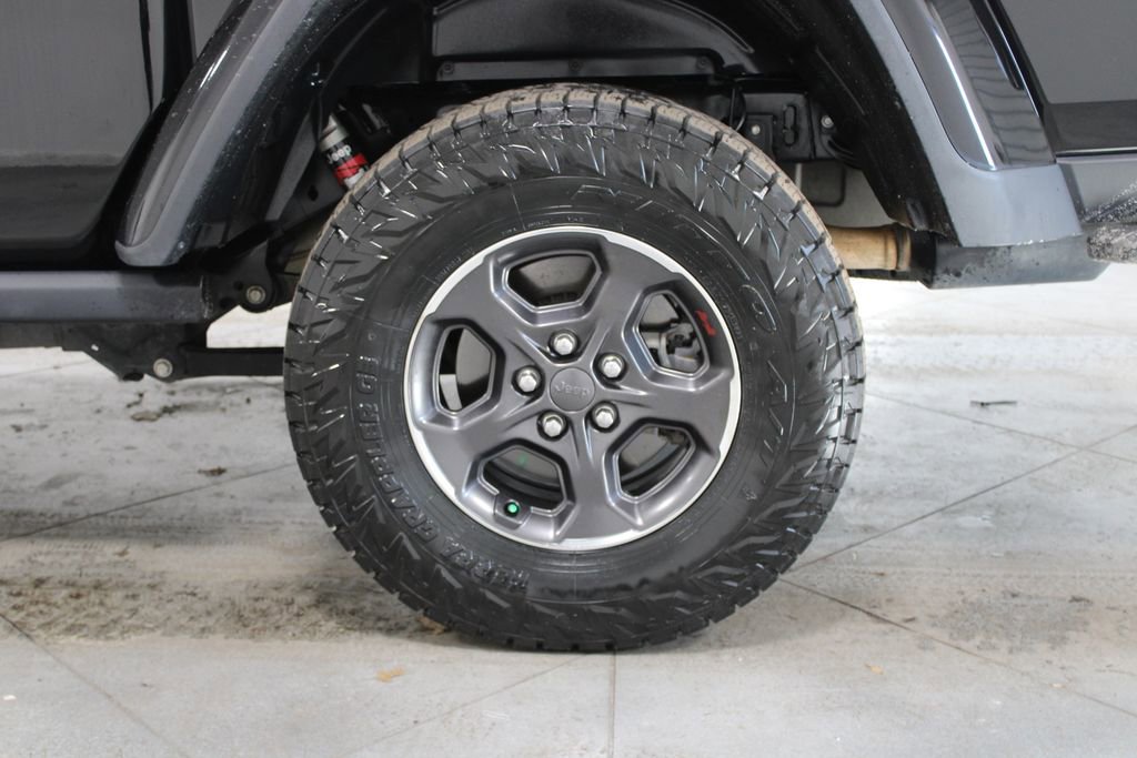 Used 2021 Jeep Gladiator Rubicon w/ Trailer Tow Package AWD/4WD image 17