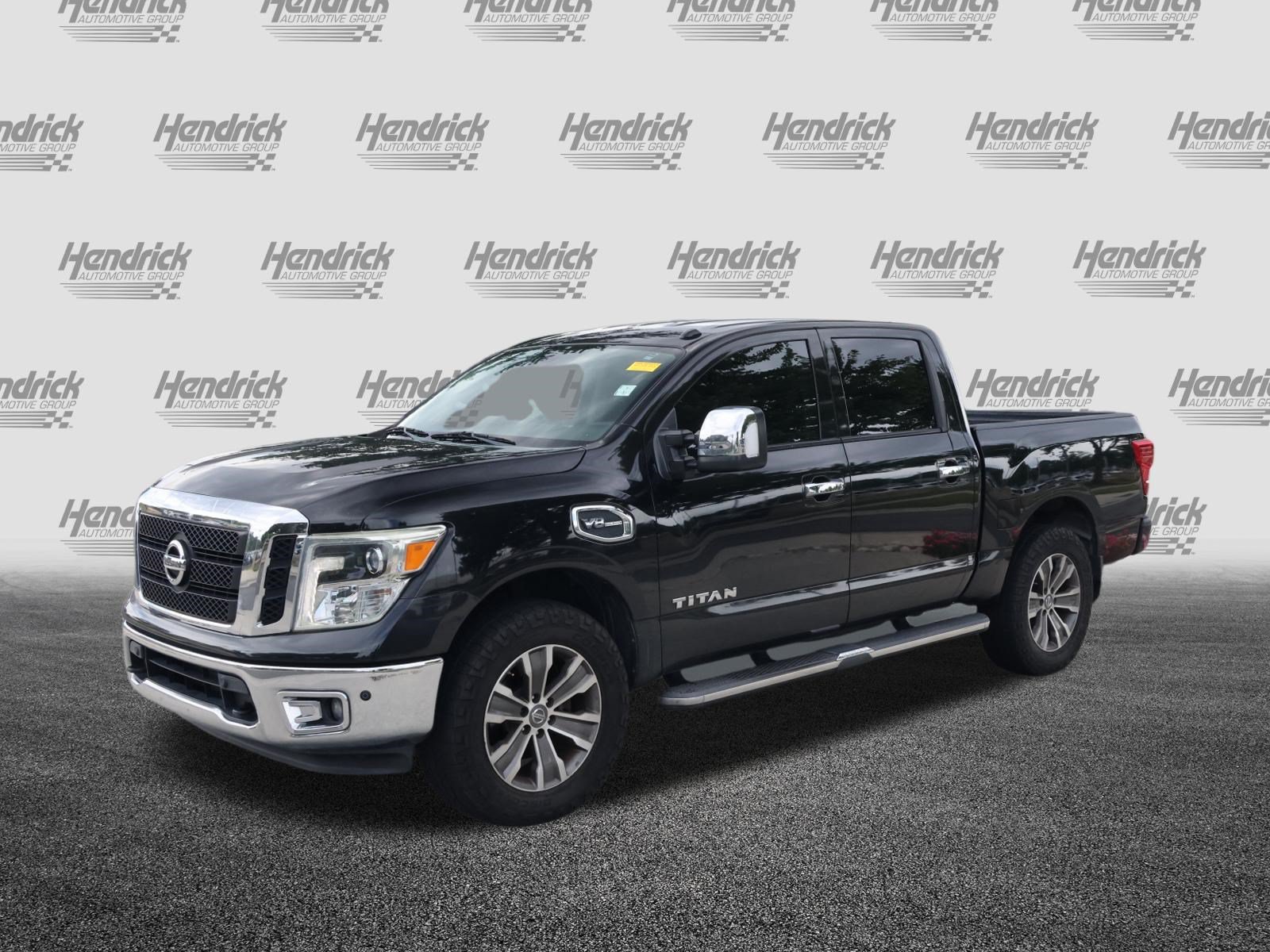 Used 2017 Nissan Titan SL w/ SL Towing Convenience Package AWD/4WD image 5