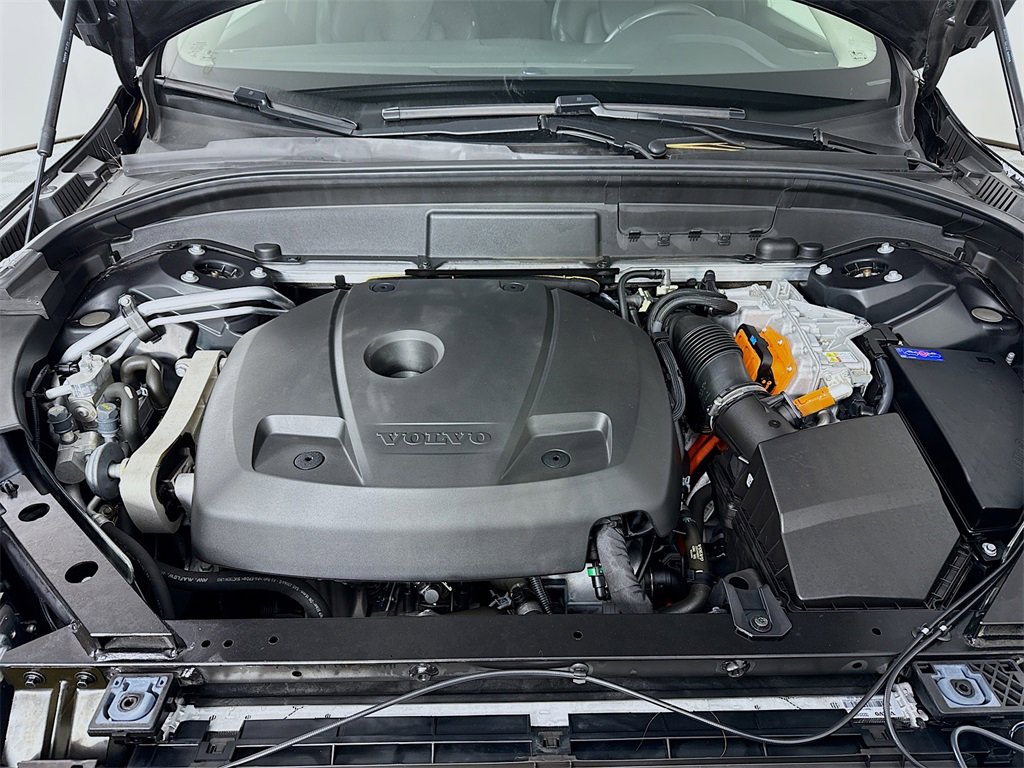 Used 2023 Volvo XC60 T8 Plus image 29