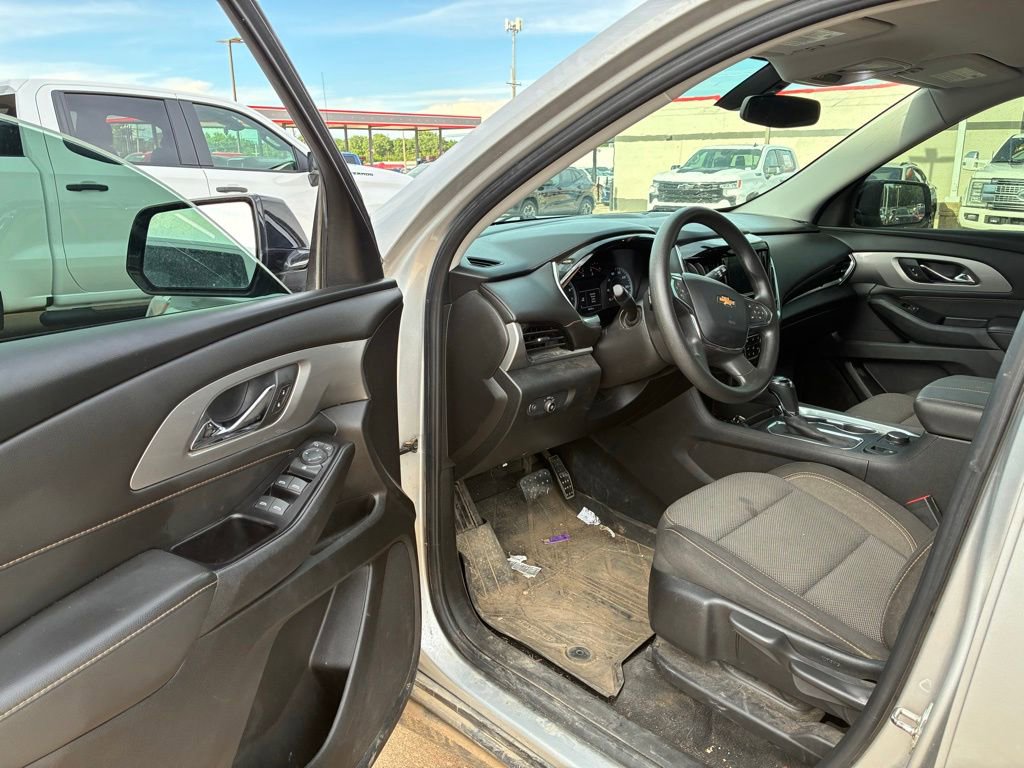 Used 2020 Chevrolet Traverse LS w/ LPO, Floor Liner Package FWD image 9