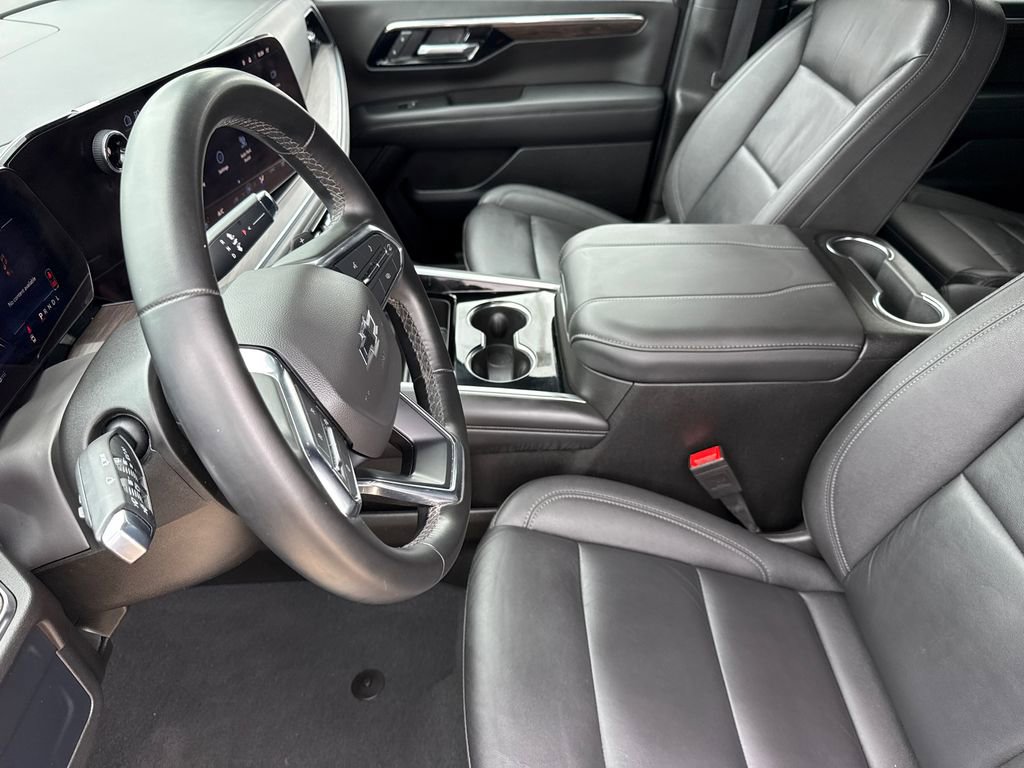 Used 2025 Chevrolet Suburban Z71 AWD/4WD image 20