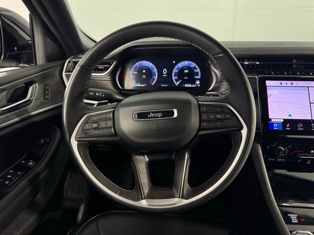 Used 2024 Jeep Grand Cherokee Limited image 19