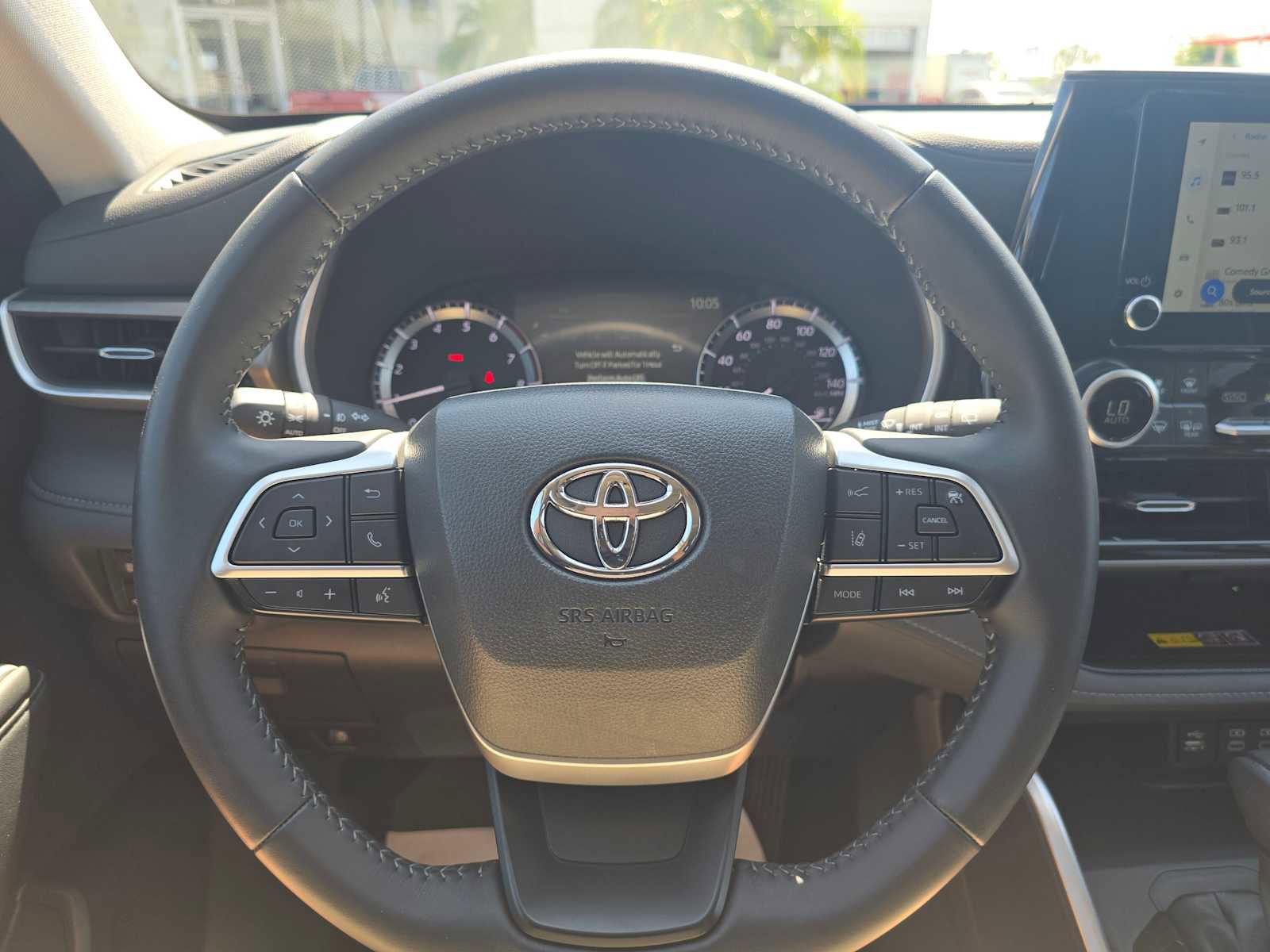 Certified 2025 Toyota Highlander XLE FWD image 24